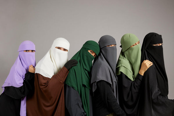 GUIDE pour les débutantes : les différents types de vêtements modestes et légiférés de la femme musulmane. - Seerah Shop